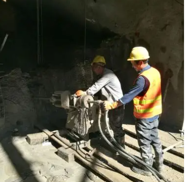 定南水下抗分散灌浆料特点 水下不分散注浆料介绍